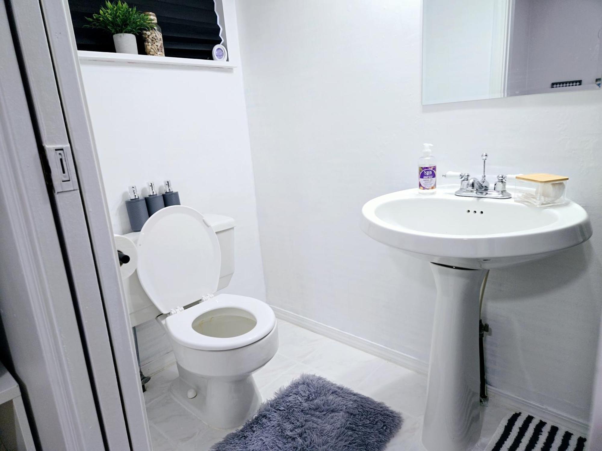 Lovely Cozy Room! With Attached Private Bath In The Heart Of Vancouver! Private Parking & Self Check-In! Exteriér fotografie