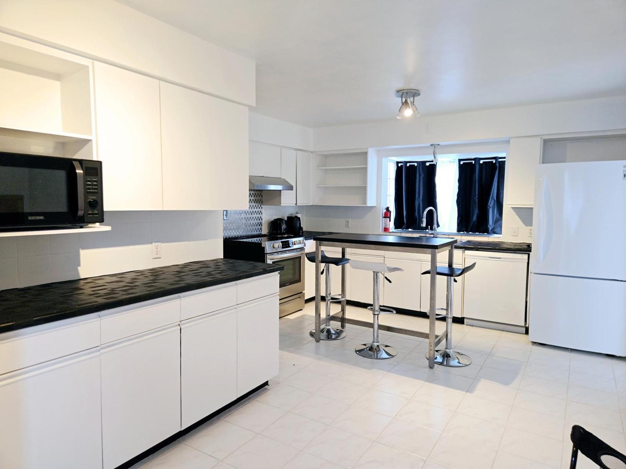 Lovely Cozy Room! With Attached Private Bath In The Heart Of Vancouver! Private Parking & Self Check-In! Exteriér fotografie